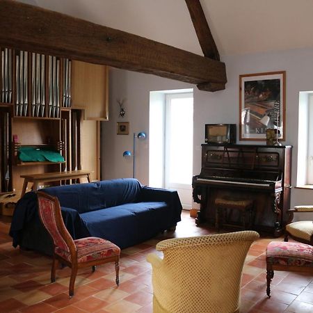 Вилла Chez Celestine Souvigny Экстерьер фото